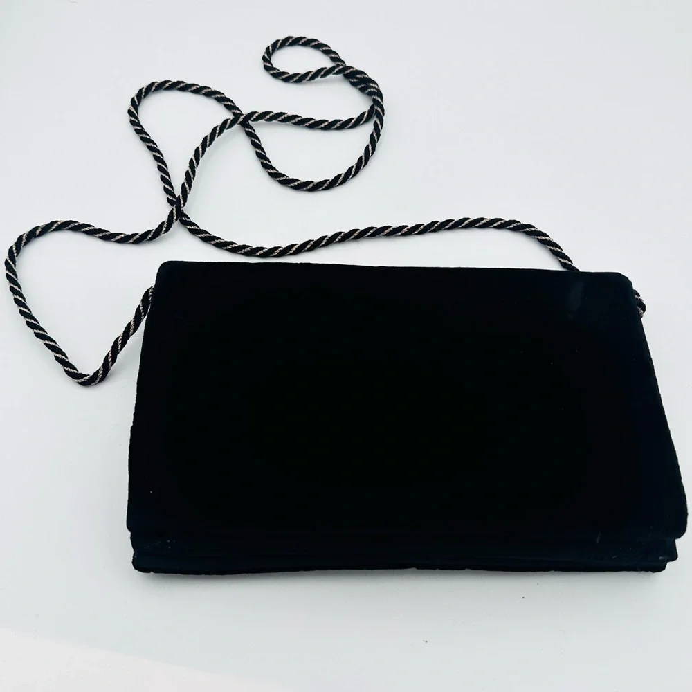 Maharani Embroidered Black and Gold Clutch Velvet Bag - Picture 10 of 13